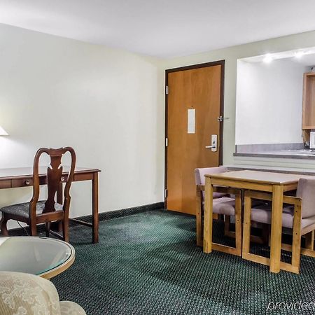 Econo Lodge Inn & Suites Denver Extérieur photo