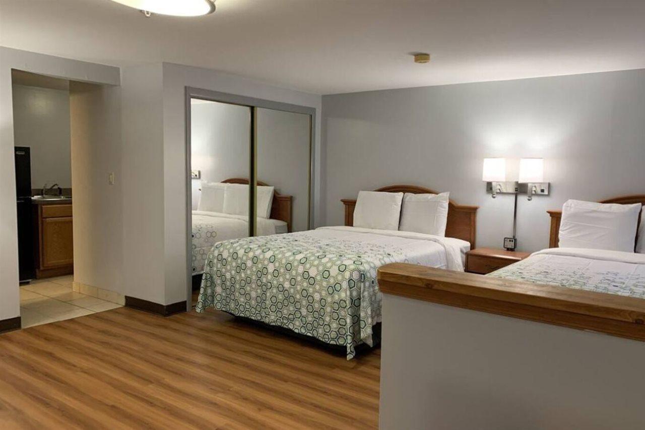 Econo Lodge Inn & Suites Denver Extérieur photo
