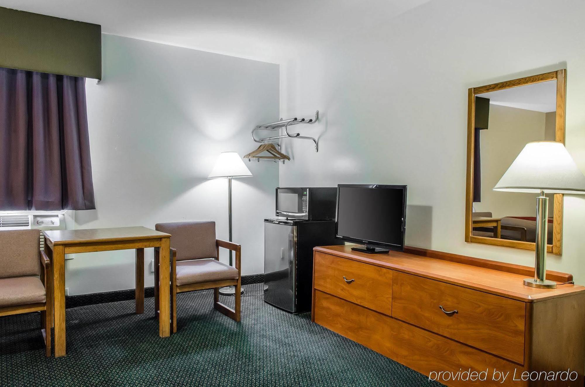 Econo Lodge Inn & Suites Denver Extérieur photo