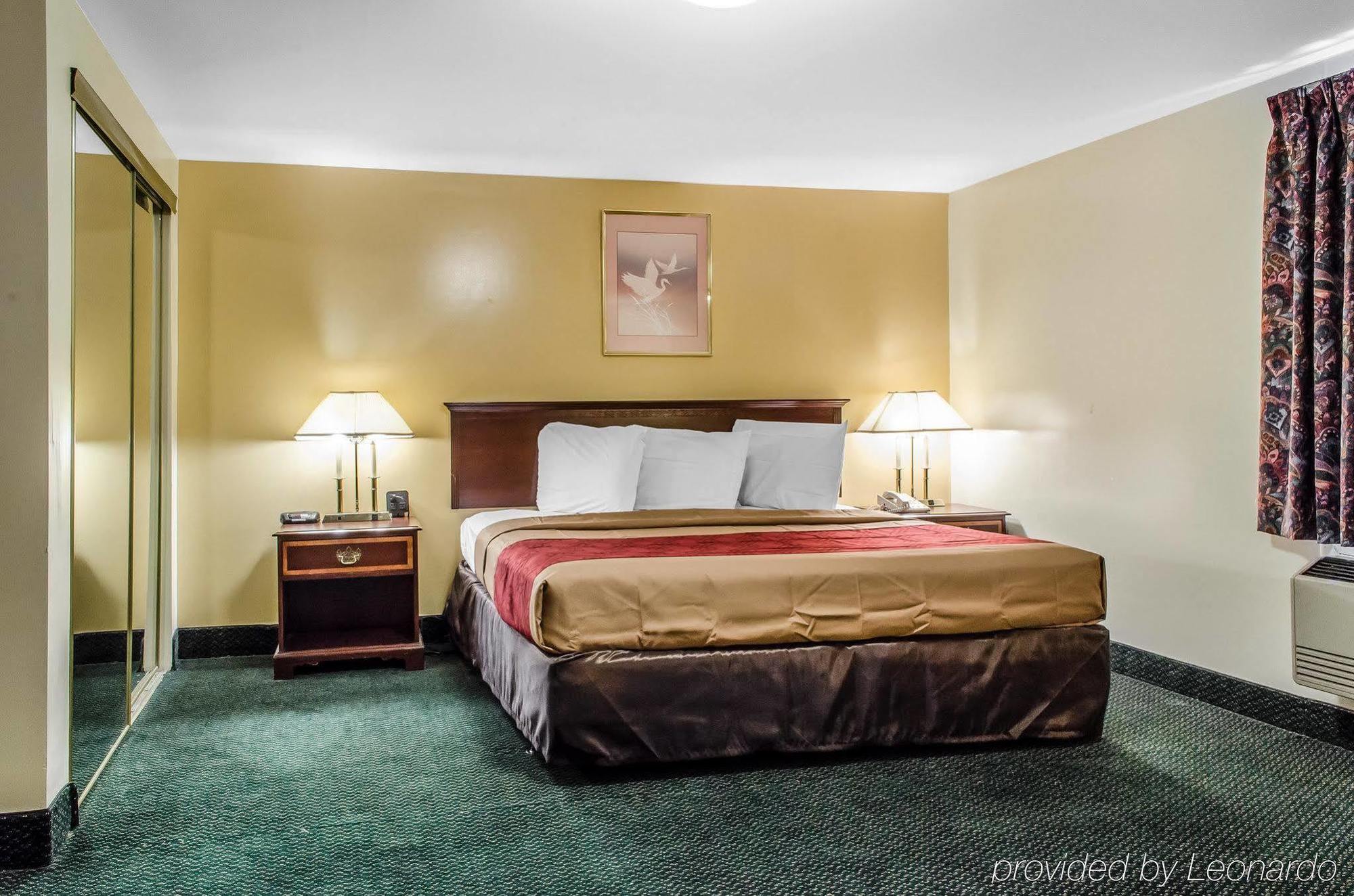 Econo Lodge Inn & Suites Denver Extérieur photo