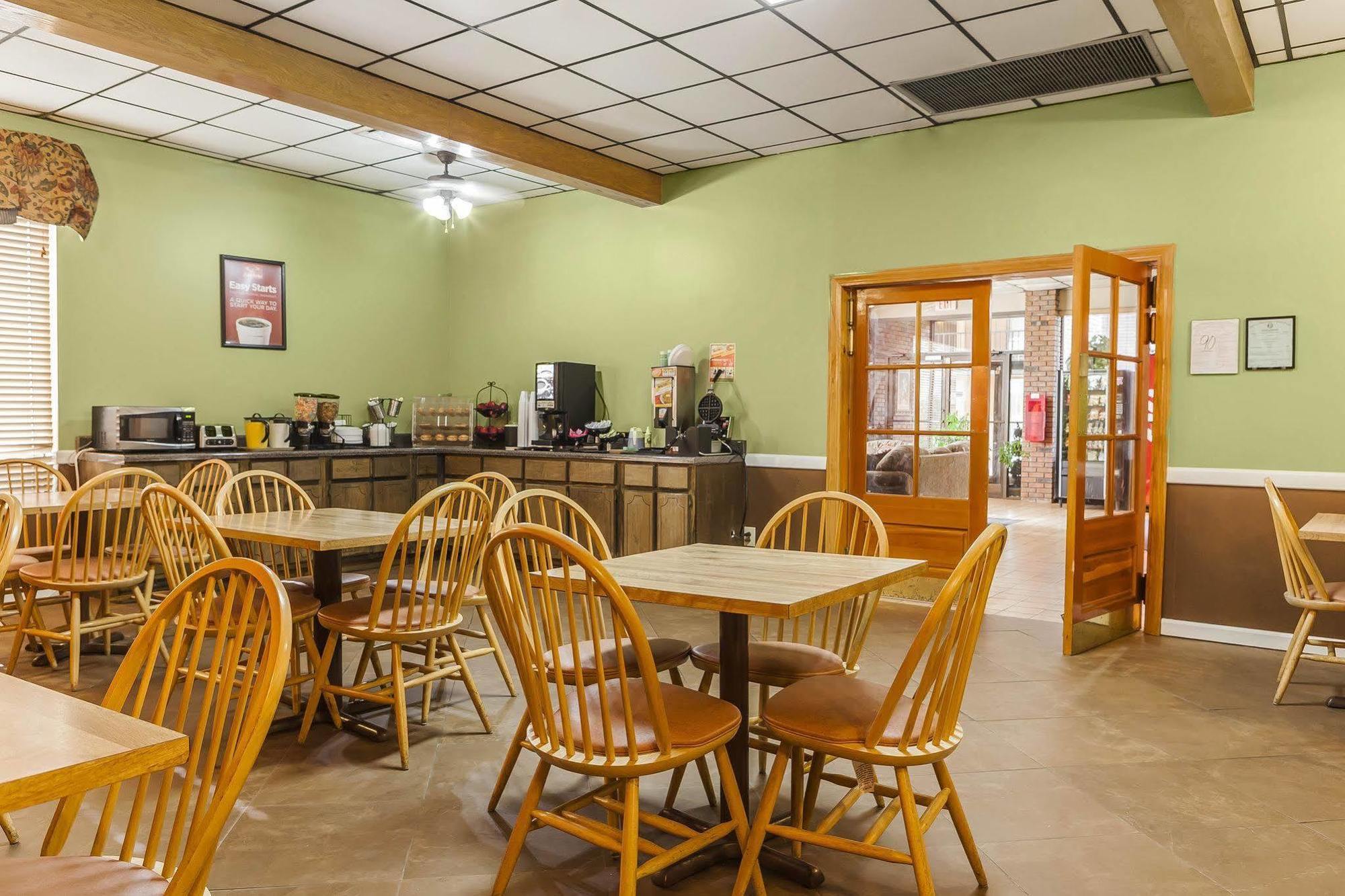 Econo Lodge Inn & Suites Denver Extérieur photo