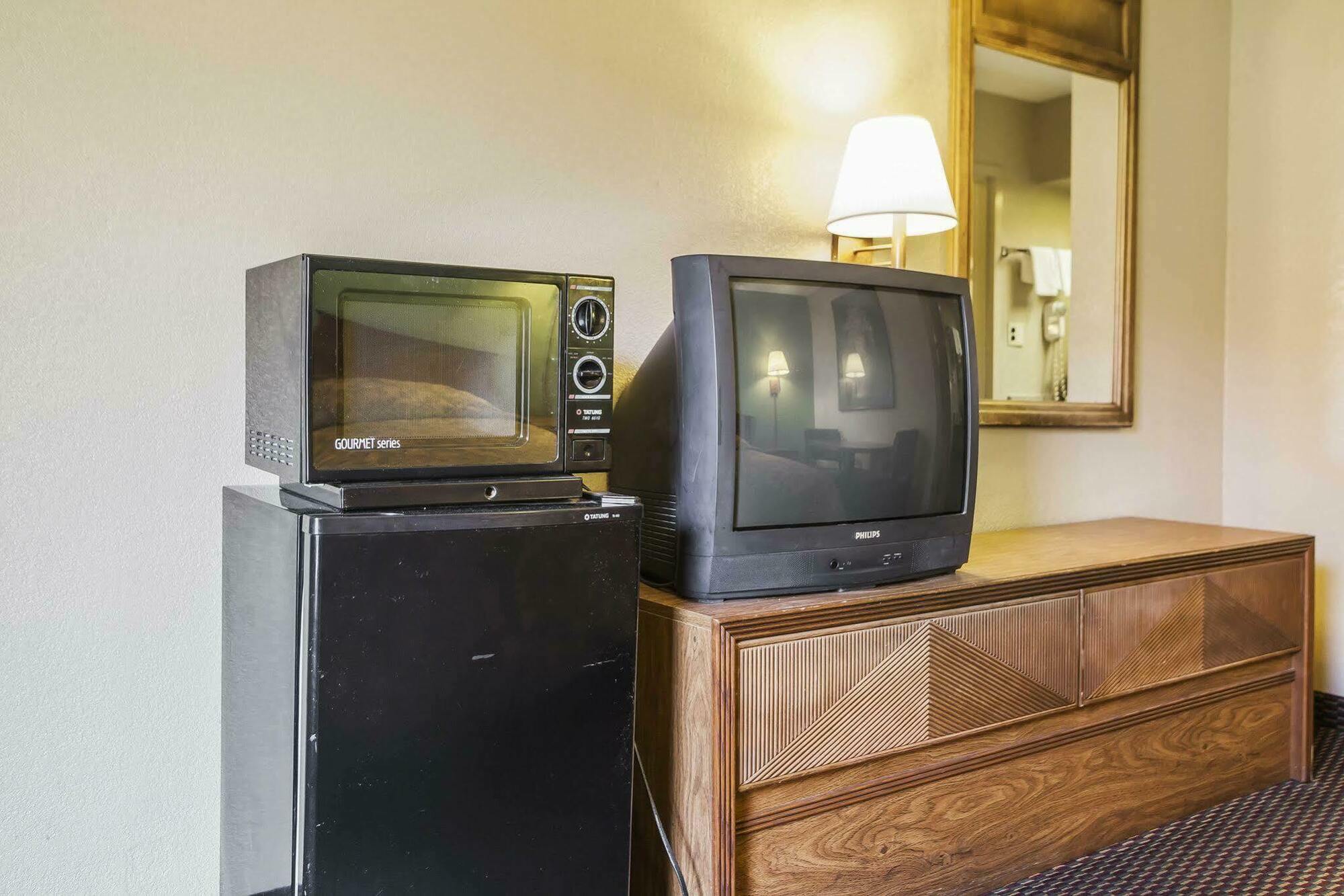 Econo Lodge Inn & Suites Denver Extérieur photo