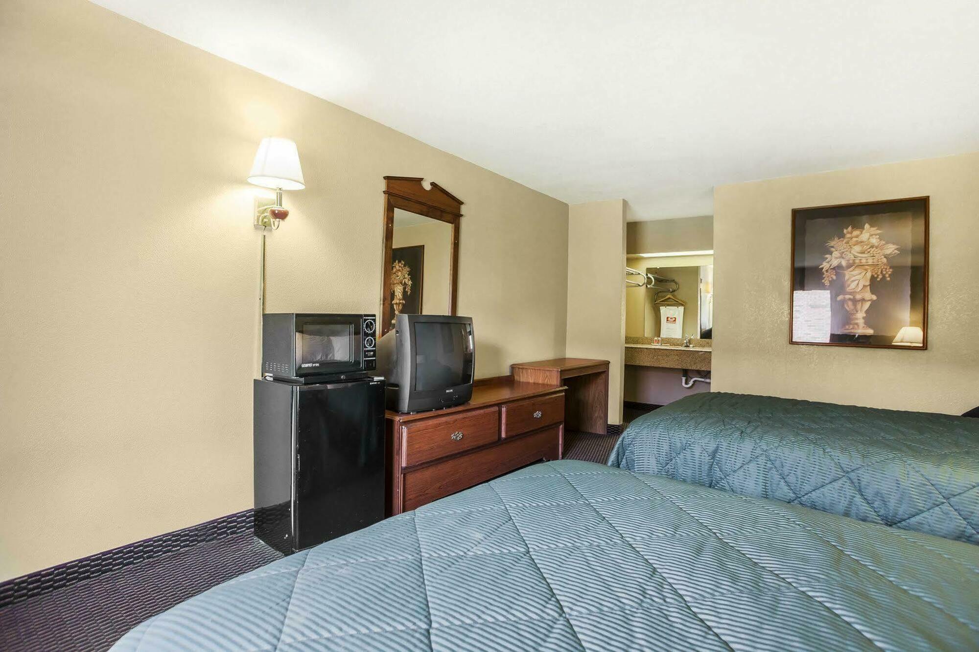 Econo Lodge Inn & Suites Denver Extérieur photo