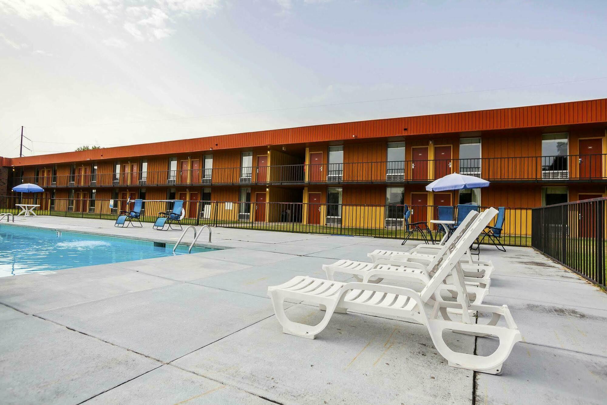 Econo Lodge Inn & Suites Denver Extérieur photo
